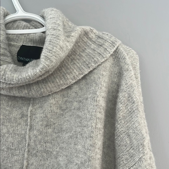 Cozy Gray Turtleneck Sweater - Picture 4 of 8
